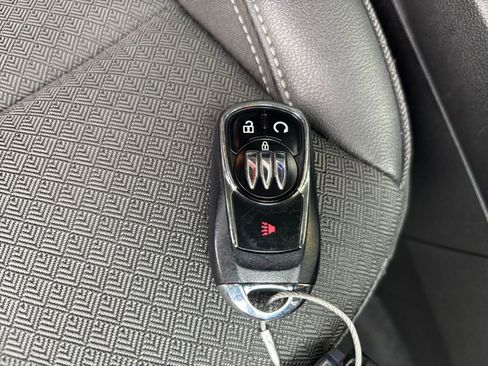 Used 2025 Buick Encore GX Preferred FWD image 21