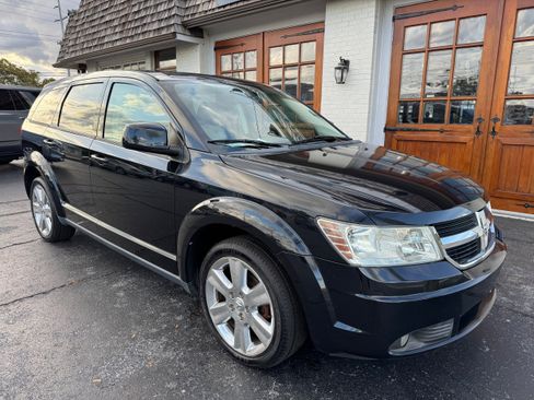 Used 2009 Dodge Journey SXT image 2