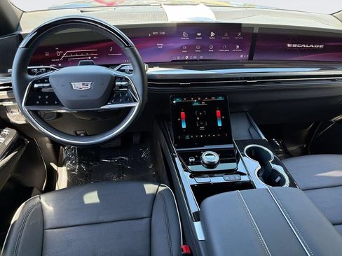 Certified 2026 Cadillac Escalade Luxury RWD image 7