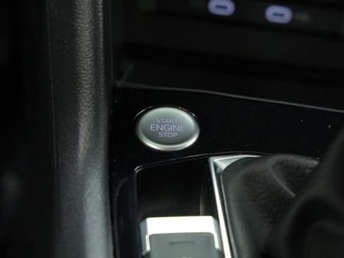 New 2025 Volkswagen Taos SE AWD/4WD image 24