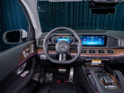 New 2026 Mercedes-Benz GLS 450 4MATIC image 15
