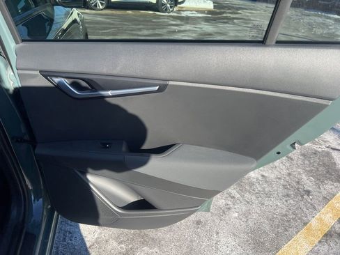 Certified 2023 Kia Niro EX image 16