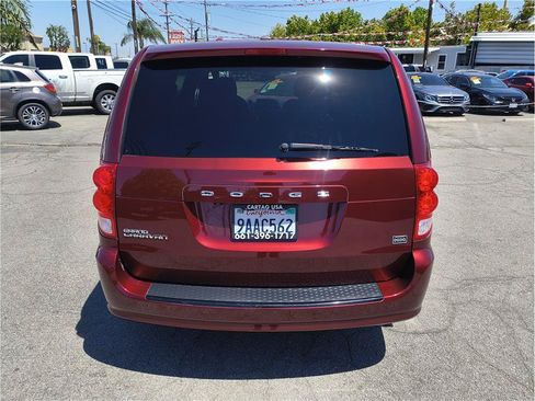Used 2017 Dodge Grand Caravan SE FWD image 12