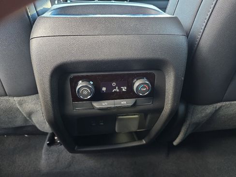 New 2026 Chevrolet Traverse Z71 image 22