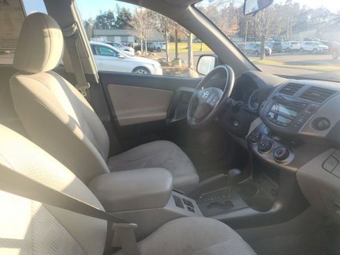 Used 2011 Toyota RAV4 2WD image 9