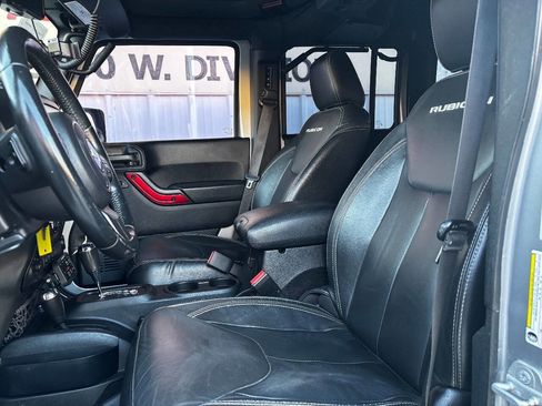Used 2015 Jeep Wrangler Unlimited Rubicon w/ Connectivity Group image 14