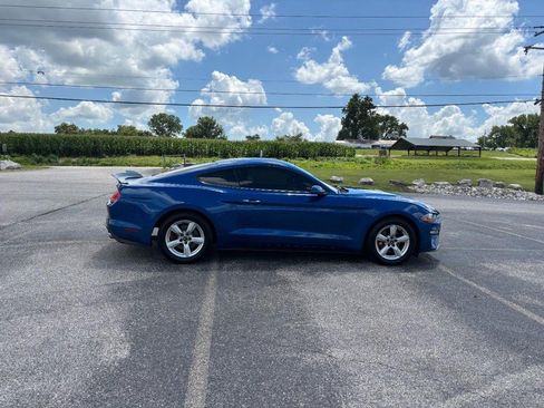 Used 2018 Ford Mustang Coupe RWD image 6