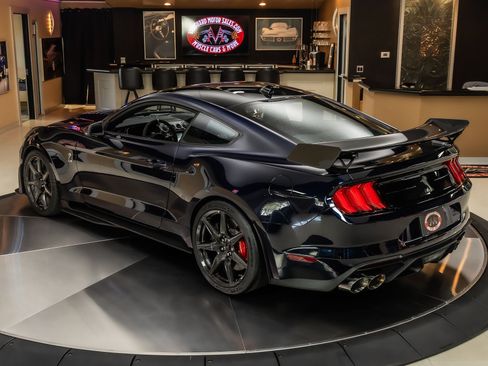 Used 2021 Ford Mustang Shelby GT500 w/ Carbon Fiber Track Pack RWD image 16