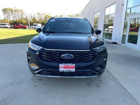 Used 2025 Ford Escape ST-Line Elite image 3