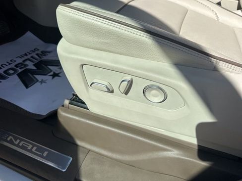 Used 2025 GMC Yukon Denali w/ Denali Reserve Package image 23