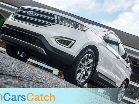 Used 2017 Ford Edge Titanium w/ Technology Package FWD image 4