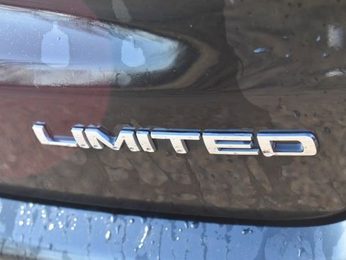 Used 2018 Jeep Compass Limited w/ Navigation Group image 19