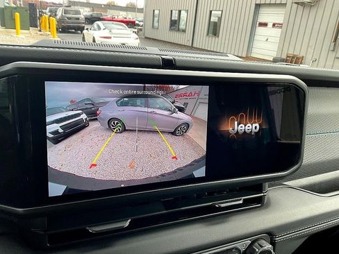 Used 2024 Jeep Wrangler Unlimited Rubicon 4xe image 19