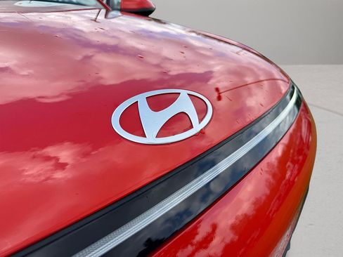 Used 2025 Hyundai Kona SEL AWD/4WD image 11