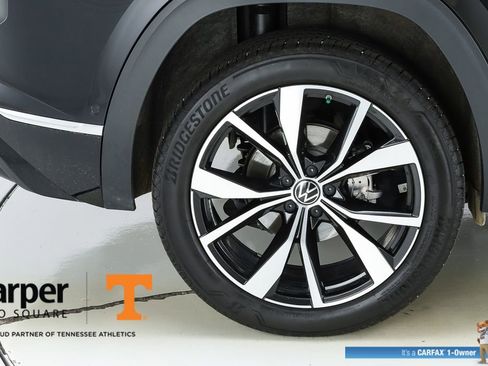Used 2025 Volkswagen Atlas Cross Sport SEL Premium R-Line AWD/4WD image 52