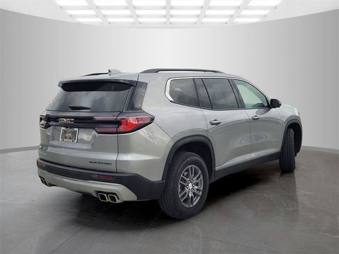 Used 2025 GMC Acadia Elevation image 4
