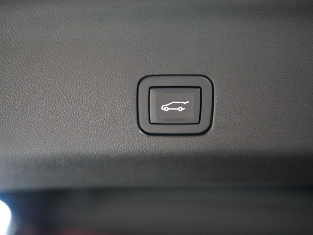 Used 2023 GMC Yukon Denali AWD/4WD image 46