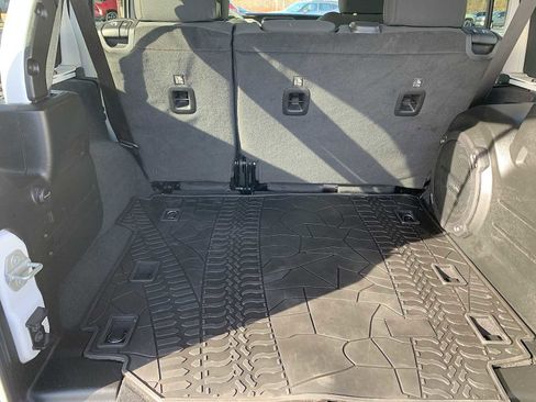 Used 2023 Jeep Wrangler Unlimited Sport image 25