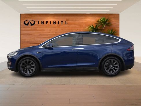 Used 2019 Tesla Model X 75D image 4