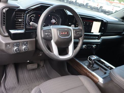 Used 2024 GMC Sierra 1500 Elevation AWD/4WD image 5