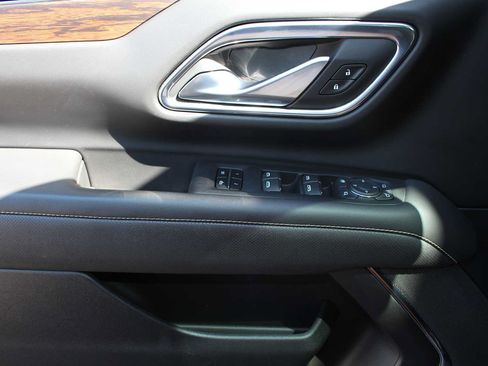 Used 2023 Chevrolet Tahoe Premier AWD/4WD image 42