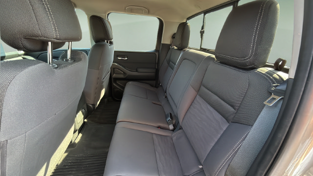 Used 2024 Nissan Frontier SV w/ SV Convenience Package RWD image 18