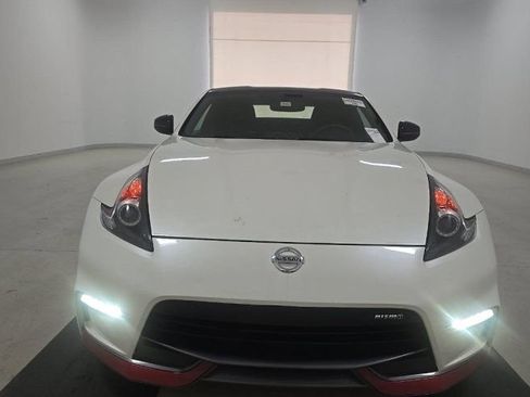 Used 2019 Nissan 370Z NISMO RWD image 2