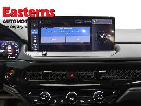 Used 2025 Honda Accord EX-L image 12