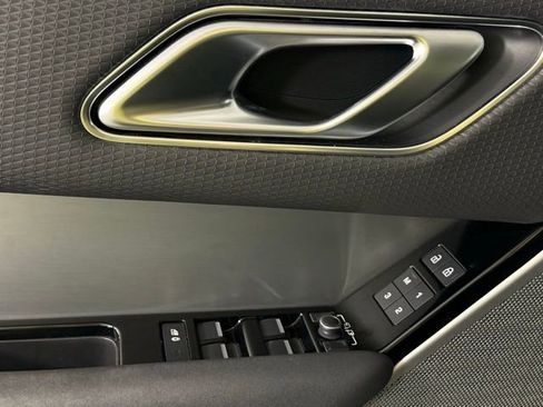 Used 2022 Land Rover Range Rover Velar R-Dynamic S image 16
