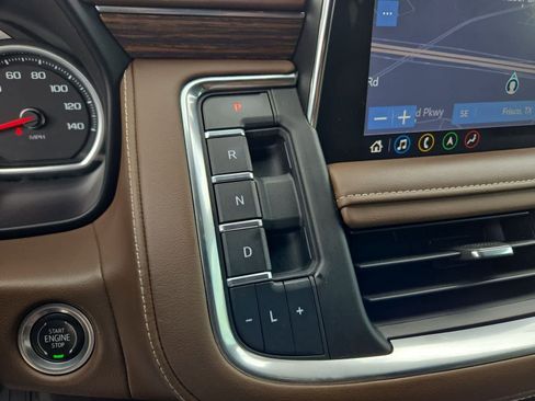 Used 2021 Chevrolet Tahoe High Country w/ Premium Package AWD/4WD image 32