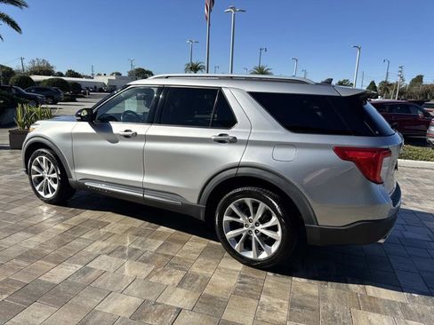 Used 2021 Ford Explorer Platinum w/ Equipment Group 601A image 4