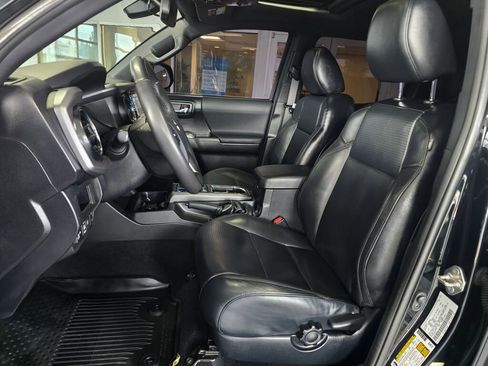 Used 2019 Toyota Tacoma TRD Off-Road image 23