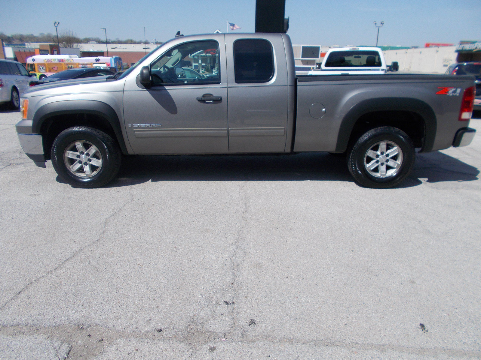 Used 2008 GMC Sierra 1500 SLE w/ Power Pack Plus AWD/4WD image 8