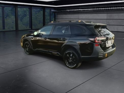 Used 2022 Subaru Outback Wilderness w/ Wilderness Package image 9