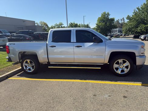 Used 2018 Chevrolet Silverado 1500 Custom w/ Custom Value Package AWD/4WD image 4