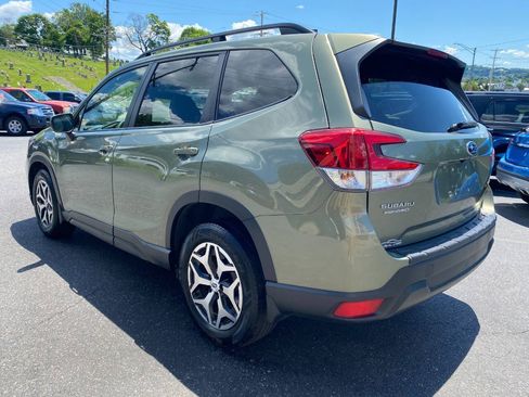 Used 2020 Subaru Forester Premium AWD/4WD image 5