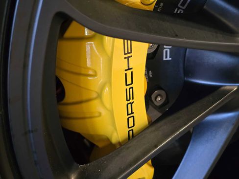 Used 2018 Porsche 911 GT3 RWD image 12