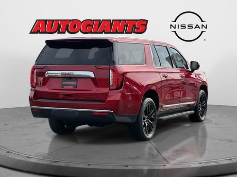 Used 2024 GMC Yukon XL SLT image 2
