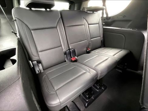 Used 2025 Chevrolet Suburban Z71 AWD/4WD image 25
