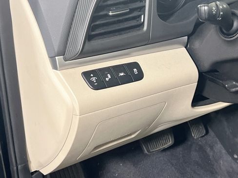 Used 2020 Hyundai Elantra Value Edition FWD image 10