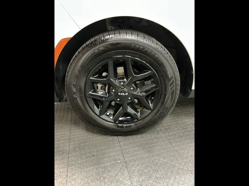 Used 2024 Kia Soul LX w/ Option Group 015 FWD image 33