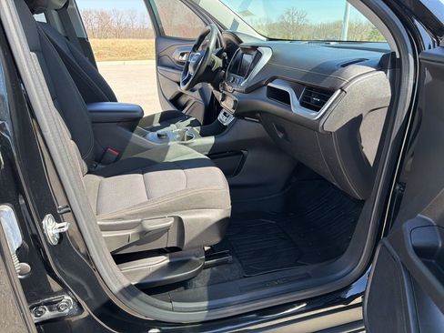 Used 2024 GMC Terrain SLE FWD image 18