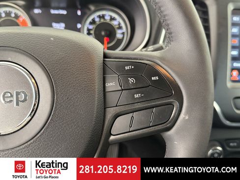 Used 2022 Jeep Cherokee Trailhawk w/ Trailer Tow Group image 27