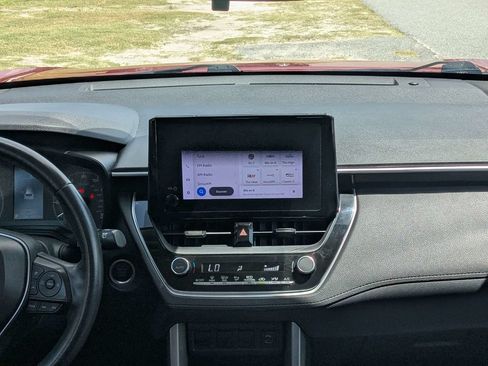 Used 2023 Toyota Corolla Cross LE FWD image 17