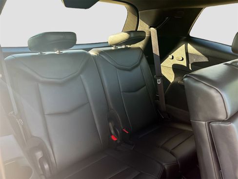 Used 2025 Cadillac XT6 Luxury w/ LPO, Floor Liner Package image 28