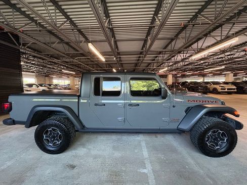 Used 2023 Jeep Gladiator Mojave w/ Cold Weather Group AWD/4WD image 9