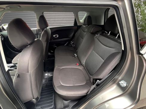 Used 2017 Kia Soul FWD image 21