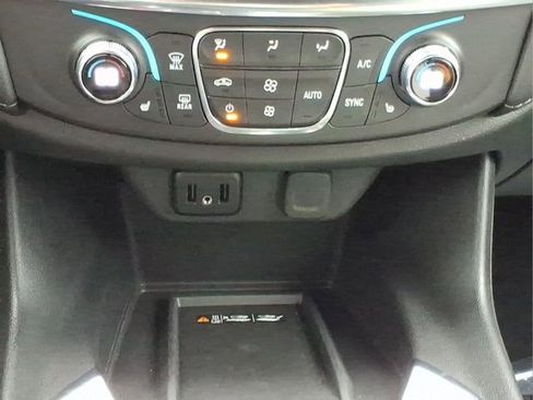 Used 2023 Chevrolet Traverse LT w/ Midnight/Sport Edition AWD/4WD image 21