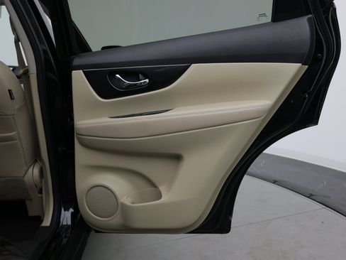 Used 2016 Nissan Rogue SL w/ SL Premium Package FWD image 36
