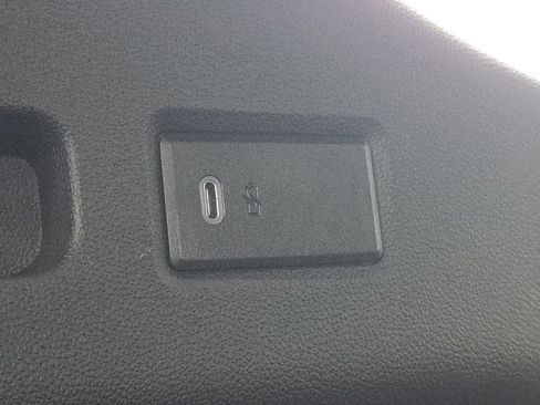 Used 2021 Cadillac Escalade ESV Sport w/ Driver Assist Tech Package image 36